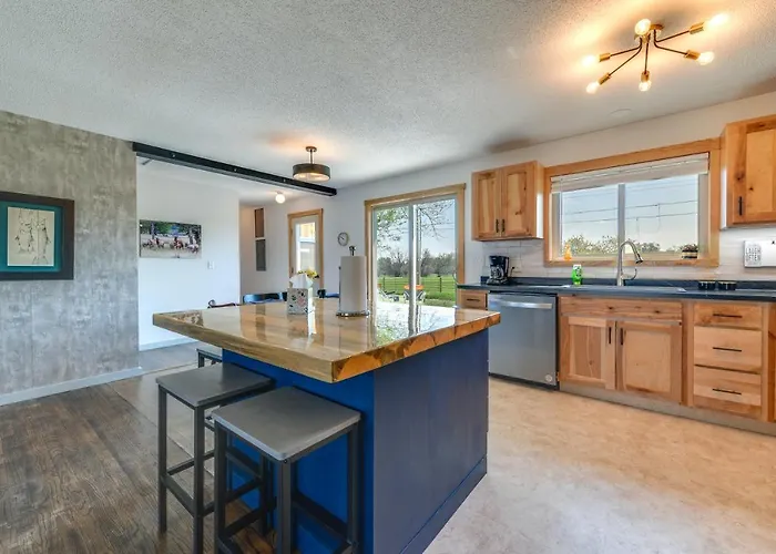 Family-friendly Rental: Yard, Patio! Сasa de vacaciones Lander