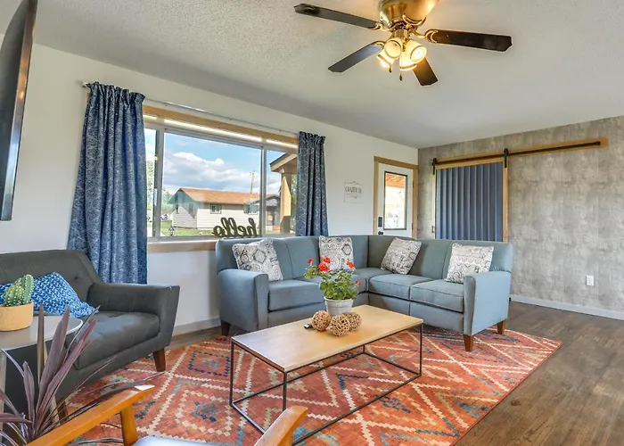 Family-friendly Rental: Yard, Patio! * Lander