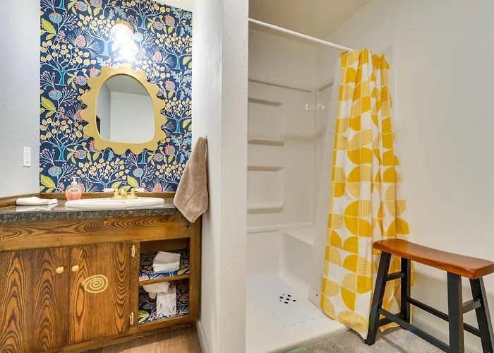 Family-friendly Rental: Yard, Patio! * Lander