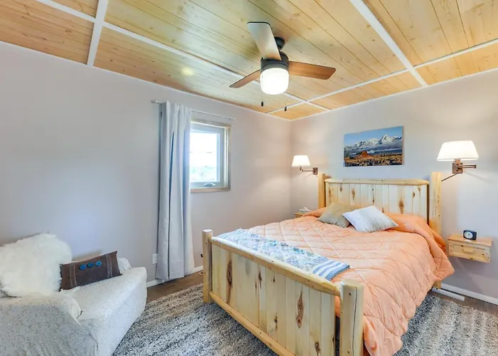 Сasa de vacaciones Family-friendly Rental: Yard, Patio!