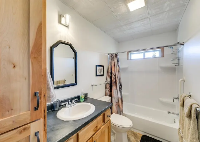 Family-friendly Rental: Yard, Patio! * Lander