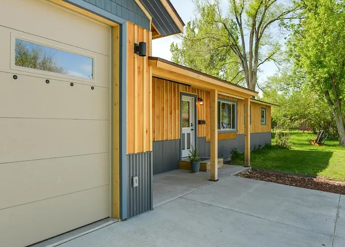 Vakantiehuis Family-friendly Rental: Yard, Patio!