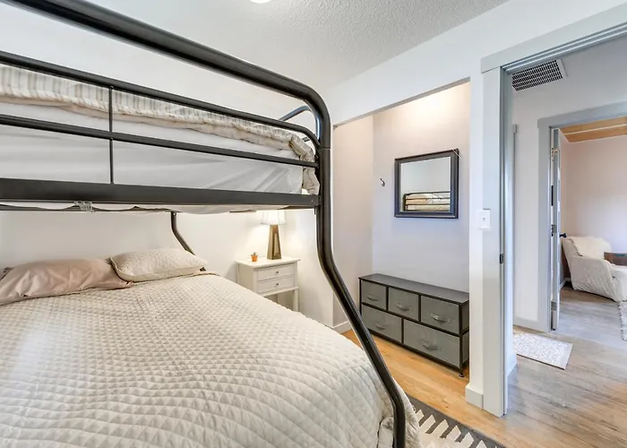 Family-friendly Rental: Yard, Patio! Lander